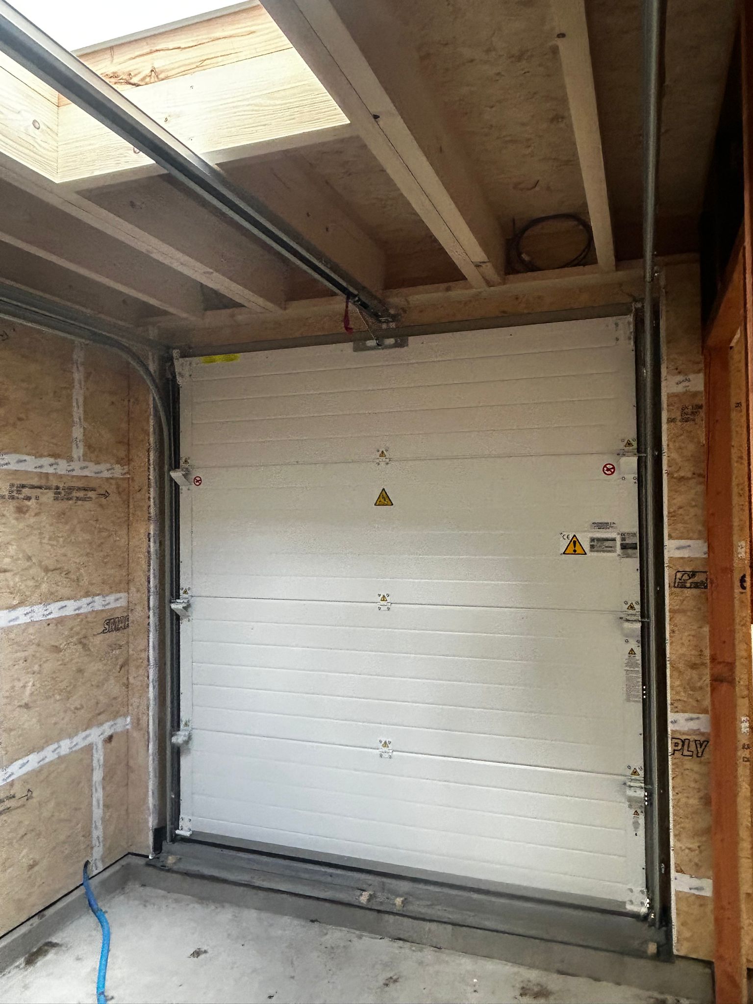 garagepoort-houtskelet-binnenzijde.jpg